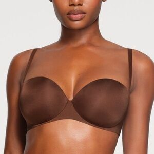 Skims Ultimate Strapless Push-Up Bra
